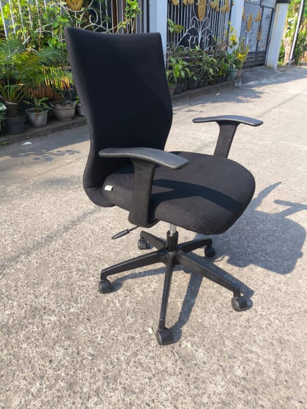 Kursi kantor bekas berkualitas